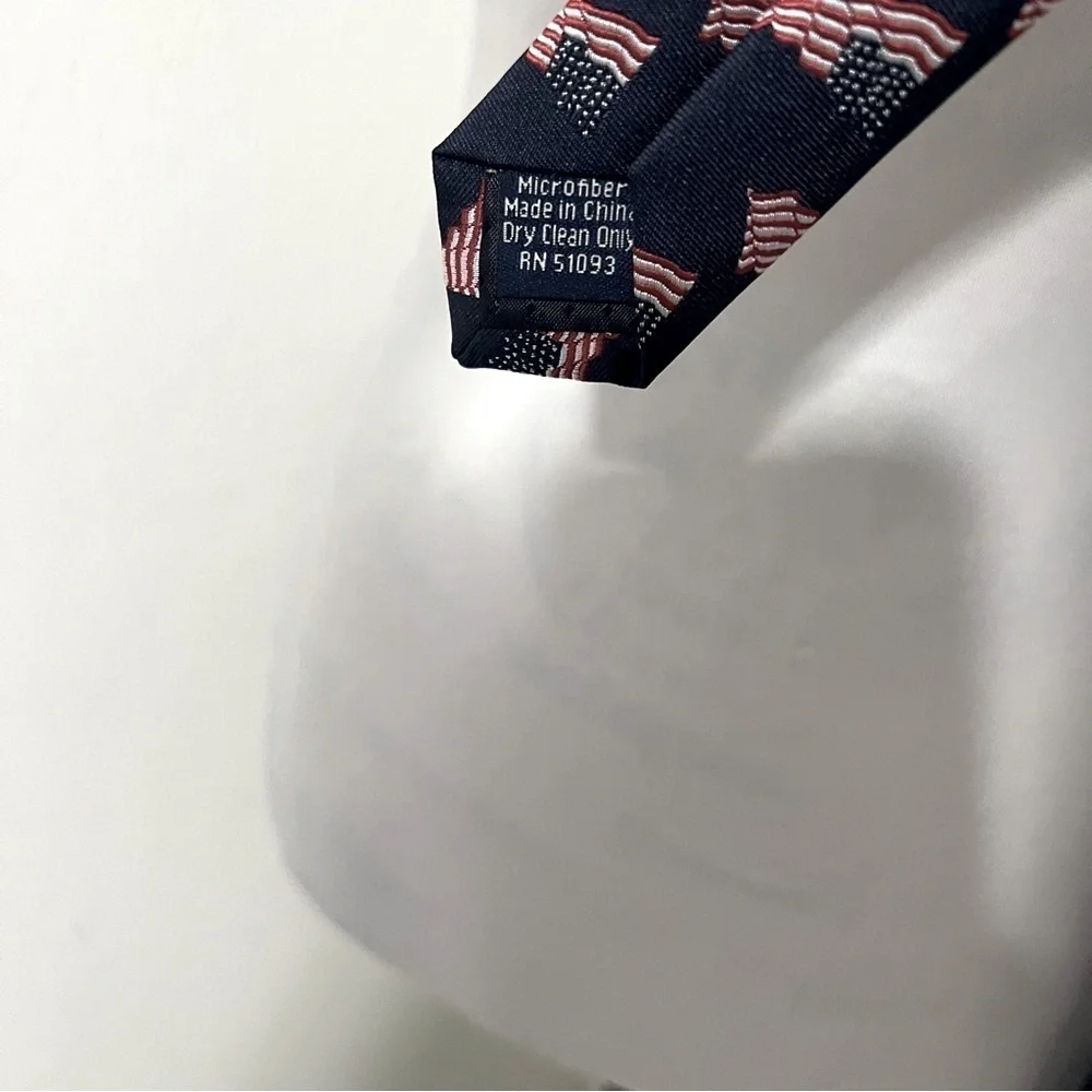 American Lifestyle striking pattern blue